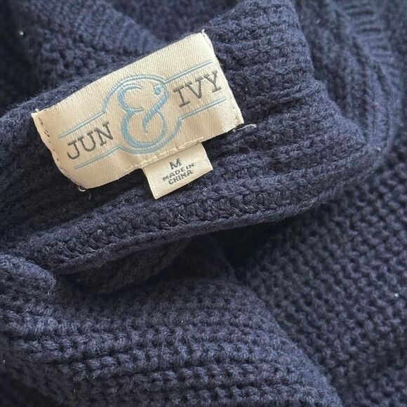 Jun & Ivy Knit Top Navy Knot Detail Medium Stylish Casual - Picture 3 of 4